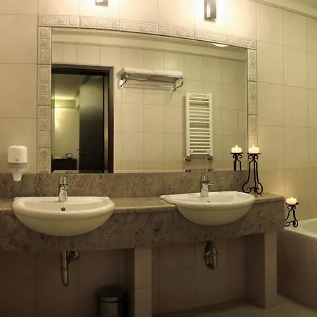 Ahotel 2*
